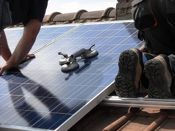 installation de panneaux solaires photovoltaiques